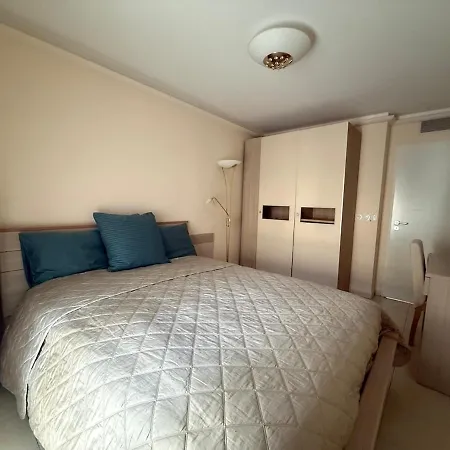 Apartment Centre - 2 Chambres, Balcons, Parking Prive Nizza