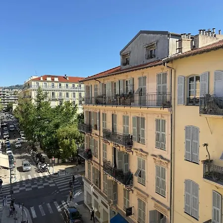 Centre - 2 Chambres, Balcons, Parking Prive * Nizza