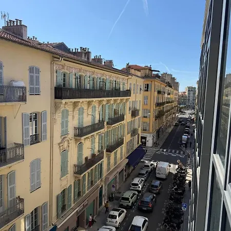 Centre - 2 Chambres, Balcons, Parking Prive Nice